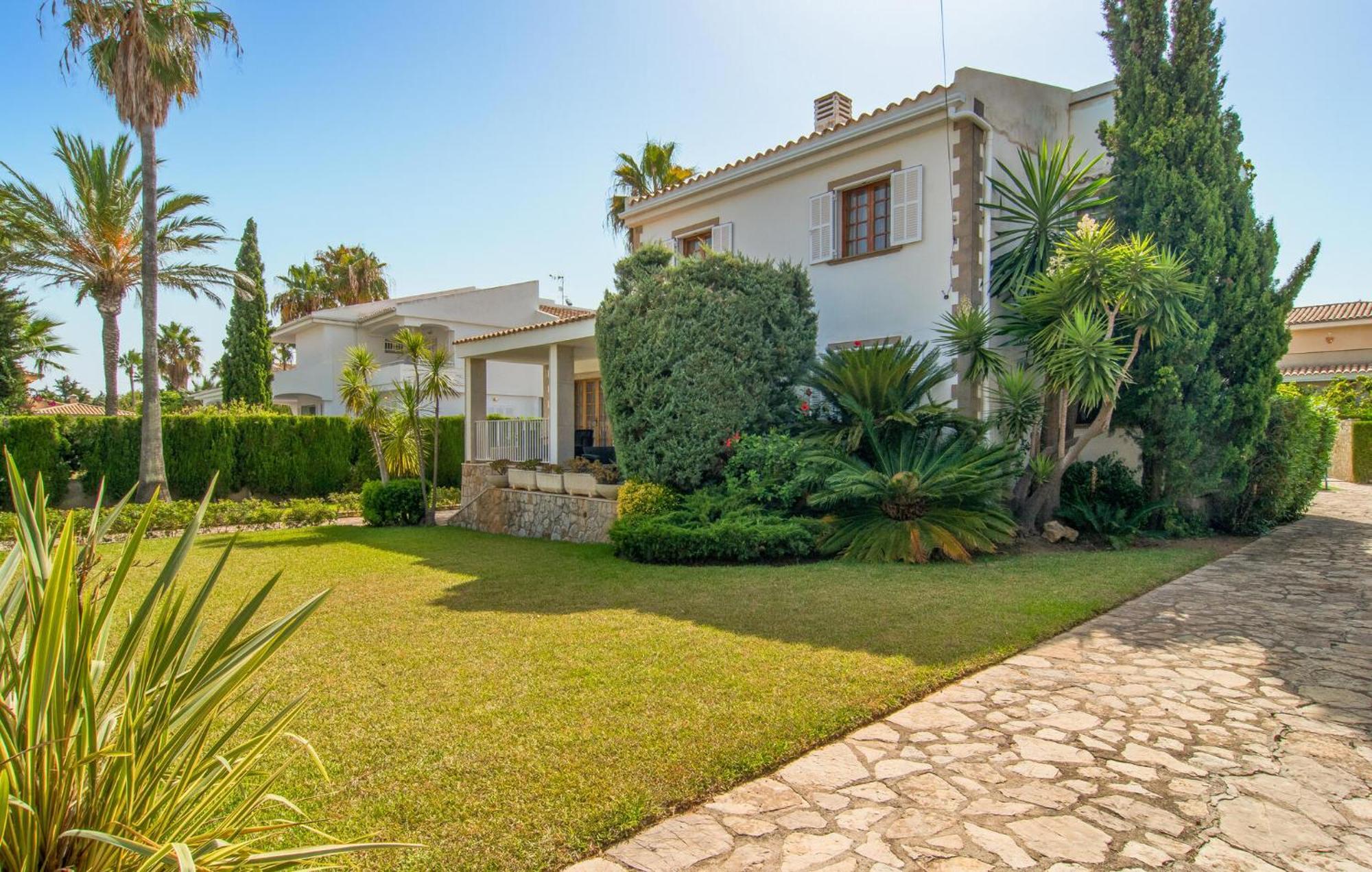 Feriehus 4 Bedroom Beautiful In