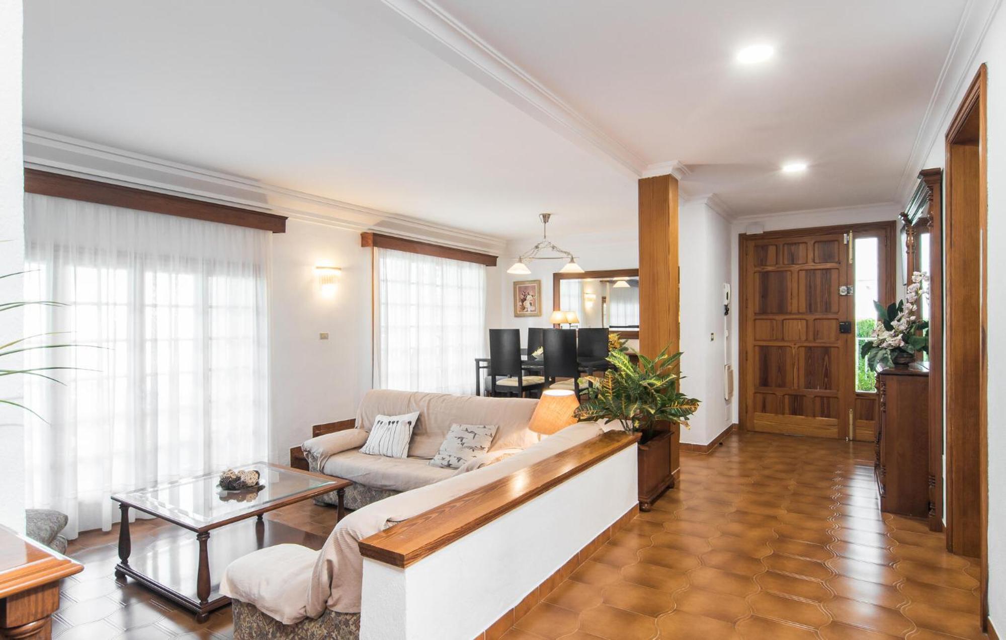4 Bedroom Beautiful In Ferienhaus *
